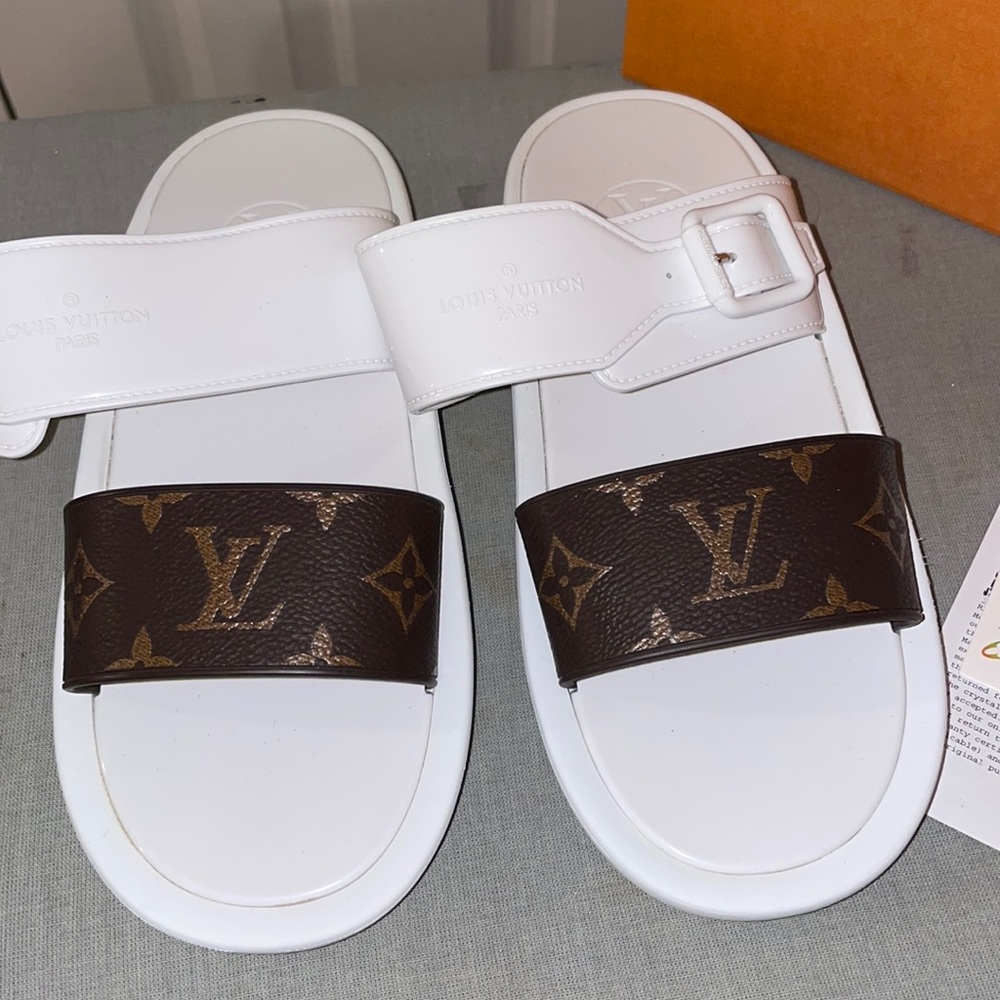 Authentic  LOUIS VUITTON Monogram Sunbath Flat Mule